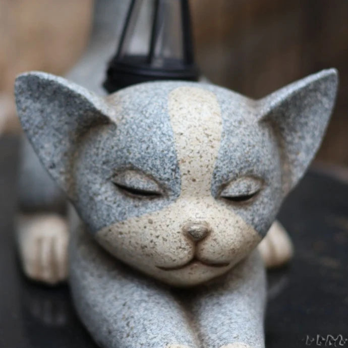Solar Cat Garden Light - Adorable Outdoor Statue with Auto-Glow